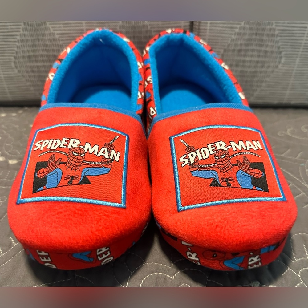 Marvel/Disney Collection Spiderman Little Boys Non Skid Slippers NWT Size 2/3